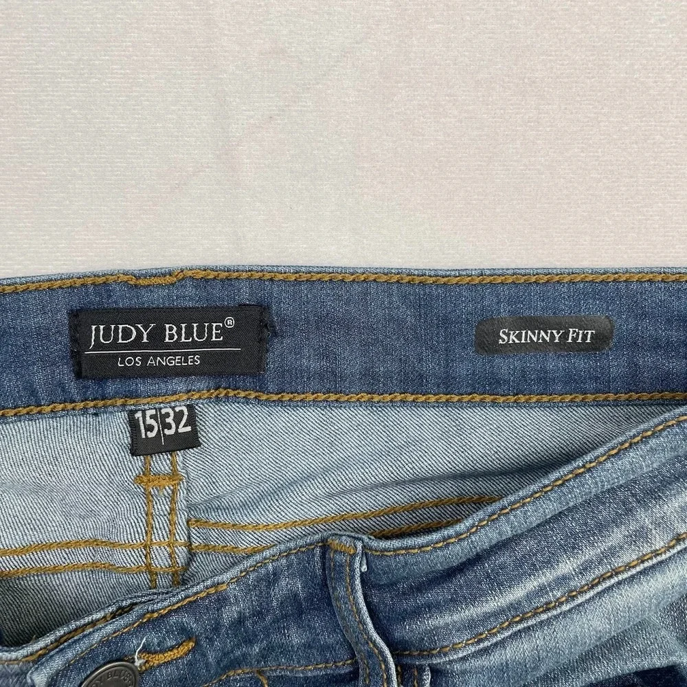 Judy Blue Jeans Womens Size 15/32 (32x27) Skinny Fit Patched Rip Stretch Raw Hem